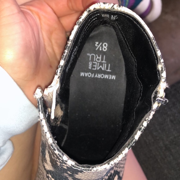 Snake print booties - Picture 3 of 3